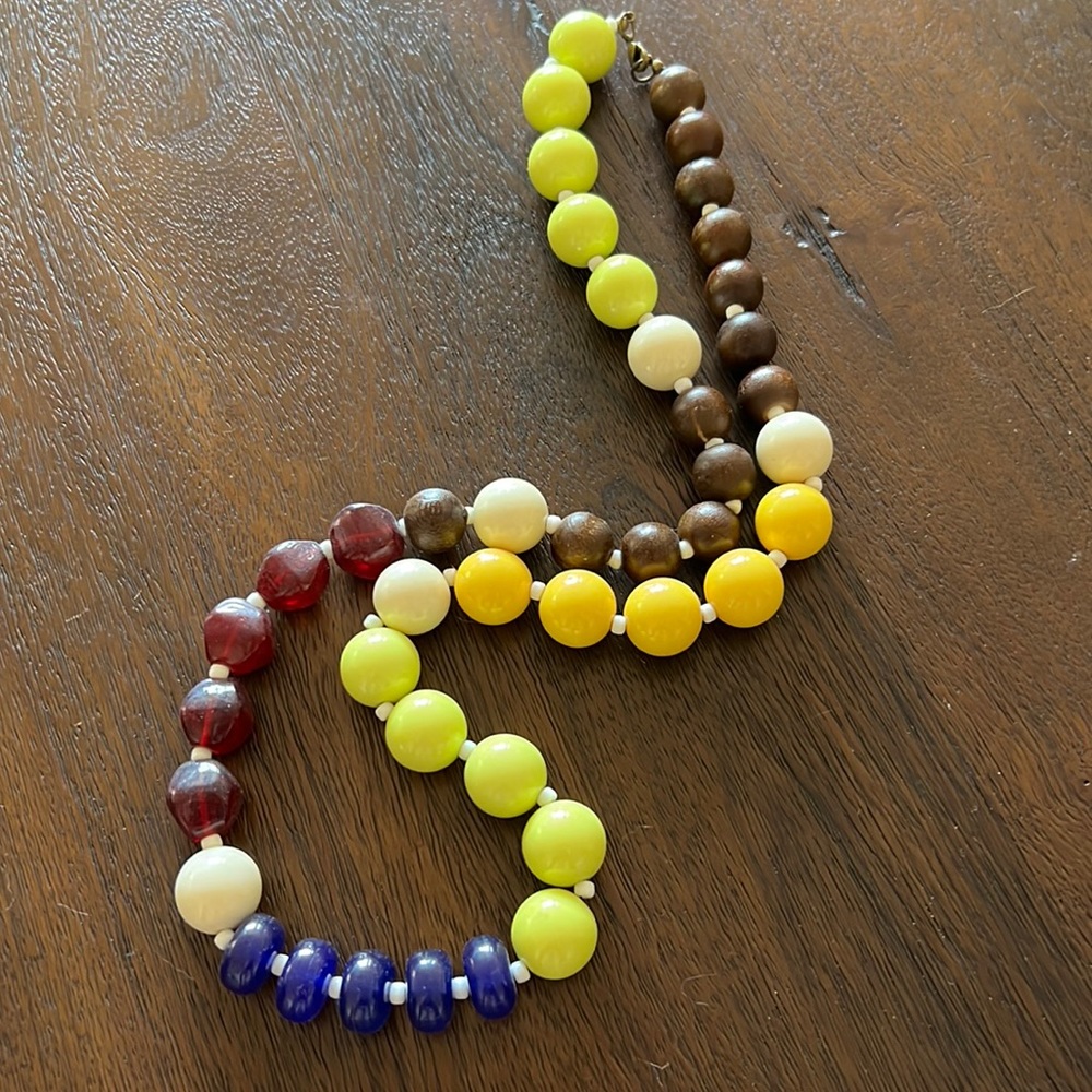 15” chunky beaded multicolor clasp closure necklace